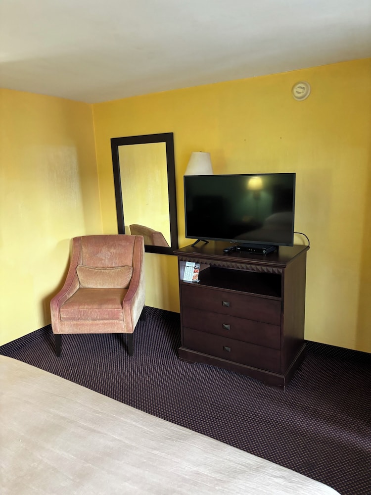 Budget Host Inn Somerset - photo 21