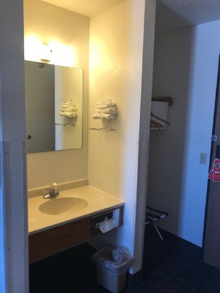 Selby Motel - photo 28