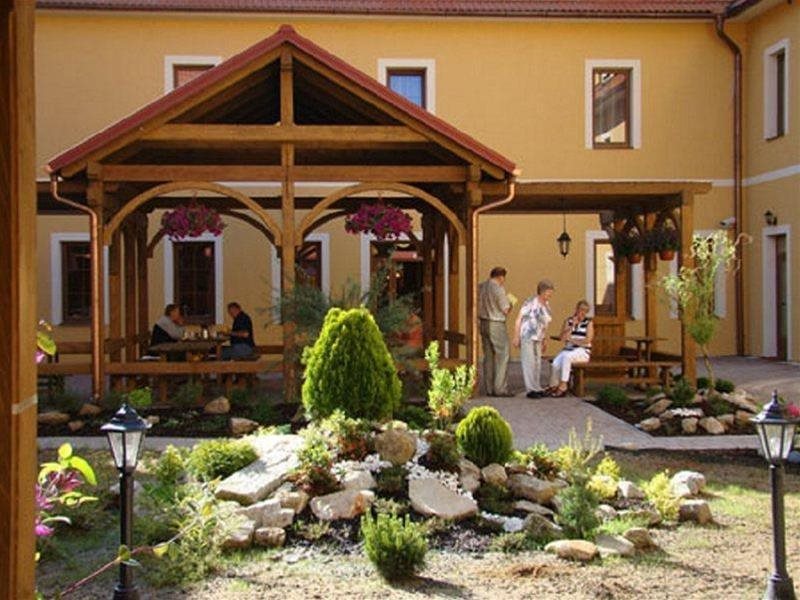 Spa Wellness Hotel Kazduv Dvur — hotel in Skalna