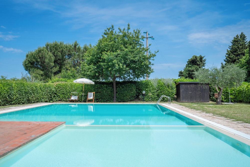 Casa Viola Pool Wifi Montaione — 4-Star Luxury Hotel in Montaione, Italy