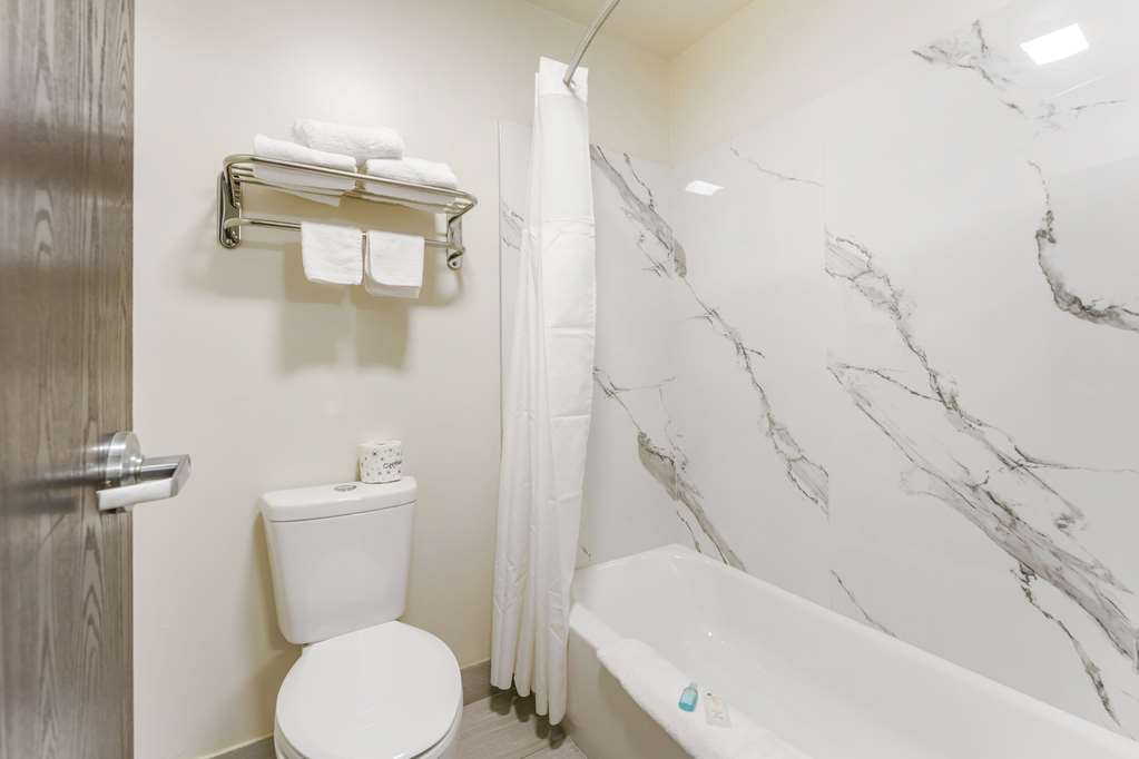 Suburban Studios LaVale Cumberland - photo 18