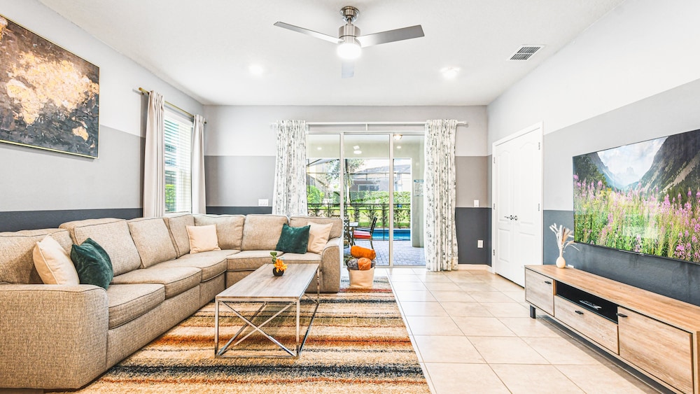 7BR Solterra Resort Newly Renovated Home w Pool - featured photo