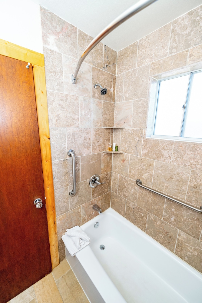 Hotel Estes - photo 21