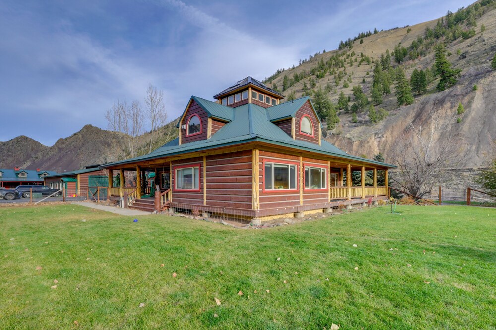 Salmon Vacation Rental w Mountain Views - featured photo