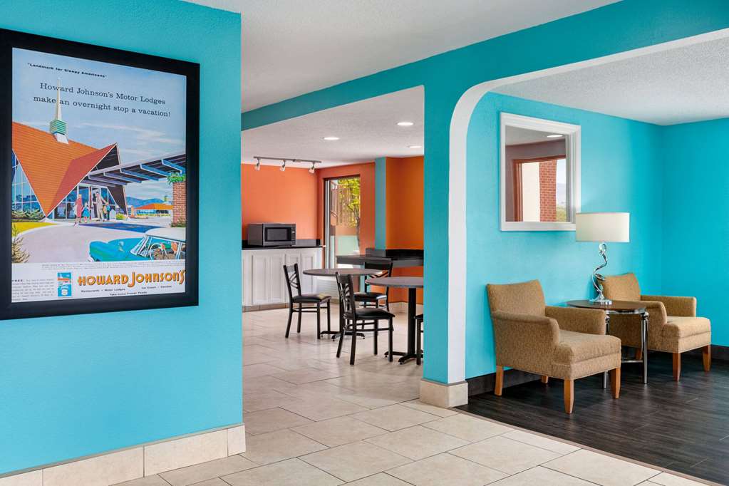 Howard Johnson by Wyndham Chattanooga Lookout Mountain I 24 - photo 10
