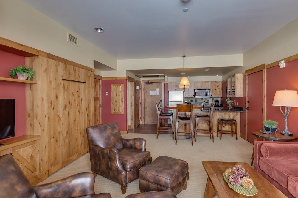 The Lodge at Bronze Buffalo Ranch - photo 8