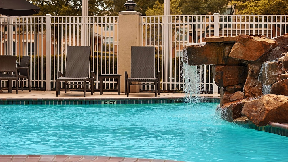 Hilton Garden Inn Houston Galleria Area - photo 26