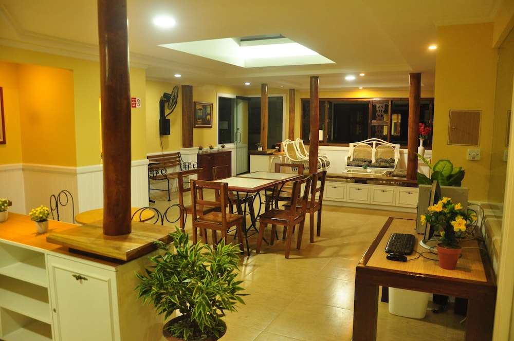 Casa Verde Hotel & Events Center — hotel in Imus