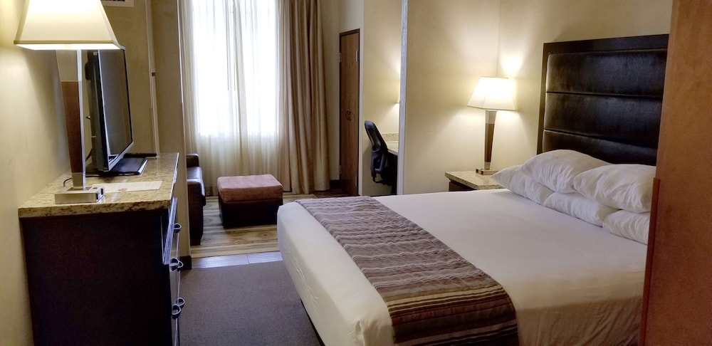 Drury Plaza Hotel in Santa Fe - photo 24