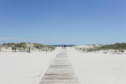 Commander by the Sea Motel - photo 32