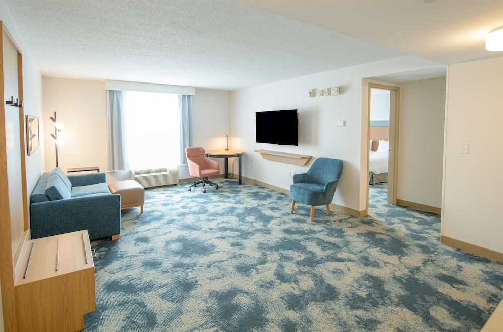 Hampton Inn Presque Isle Maine - photo 33