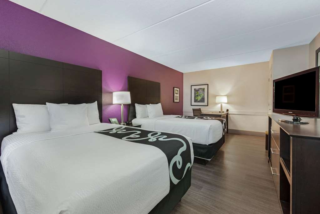 La Quinta Inn by Wyndham Miami Airport North - photo 13
