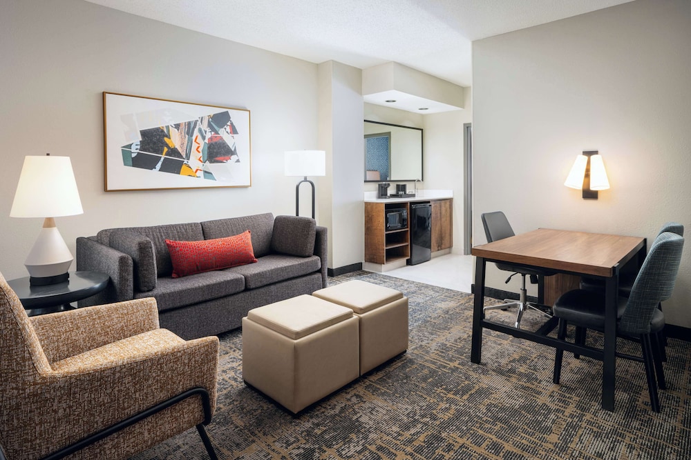 Embassy Suites Lincoln - photo 26