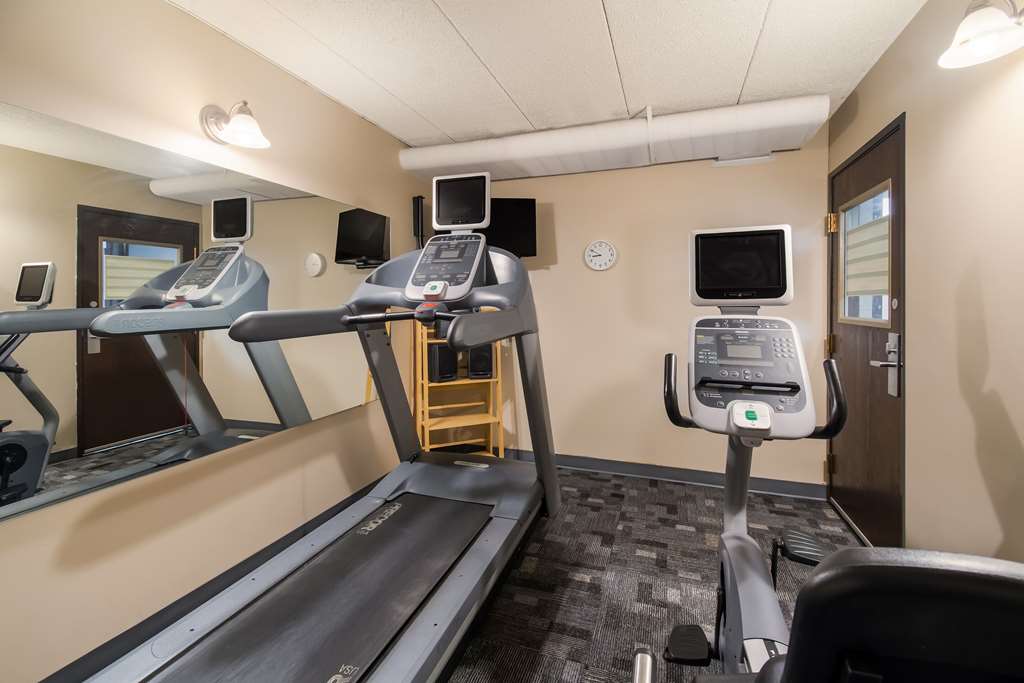 Econo Lodge Duluth near Miller Hill Mall - photo 17