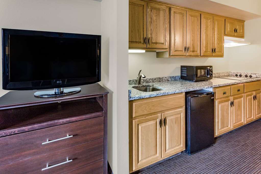 AmericInn by Wyndham Hotel and Suites Long Lake - photo 18