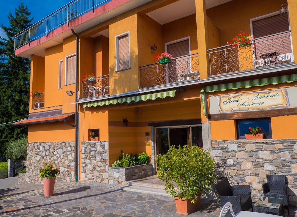 Hotel Monterosa in Ameno, Italy