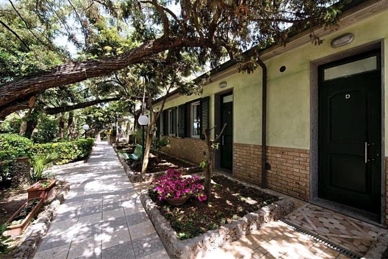Hotel I Ginepri — hotel in Castagneto Carducci