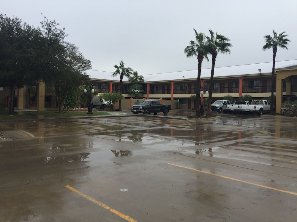 Texas Inn and Suites City Center at University Dr. - photo 34