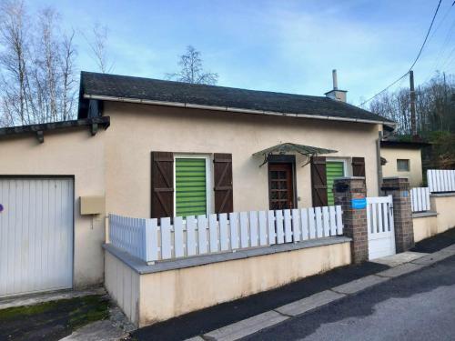 Le chêne BuBu - carbon neutral hotel in Deville