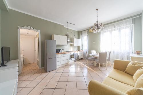 Pretty FLAT in Milan — 4-Star Luxury Hotel in Milan, Italy
