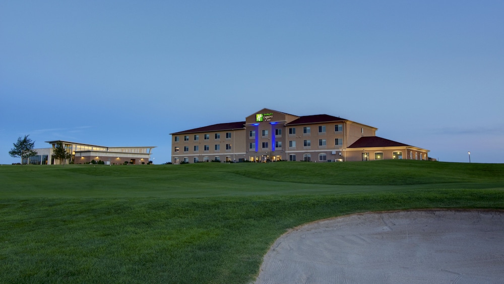 Holiday Inn Express & Suites Sioux Center by IHG - photo 23