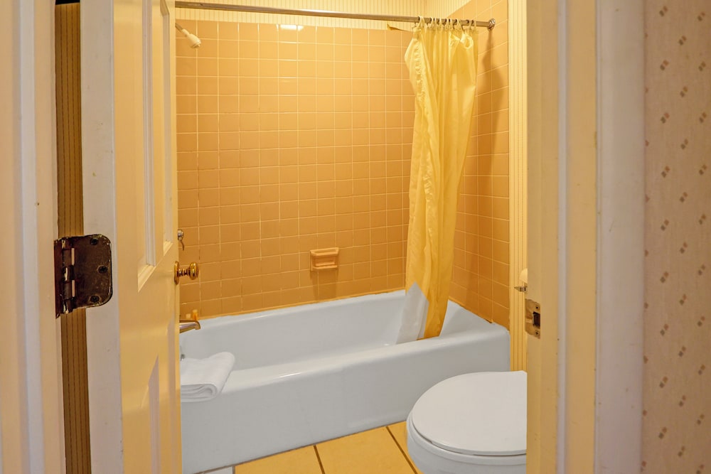 Hotel O Relax Inn Lewisburg near I 64 - photo 32