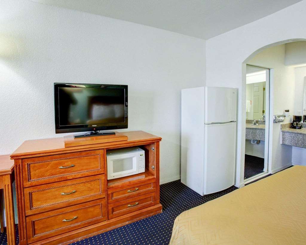 Econo Lodge Temple - photo 9