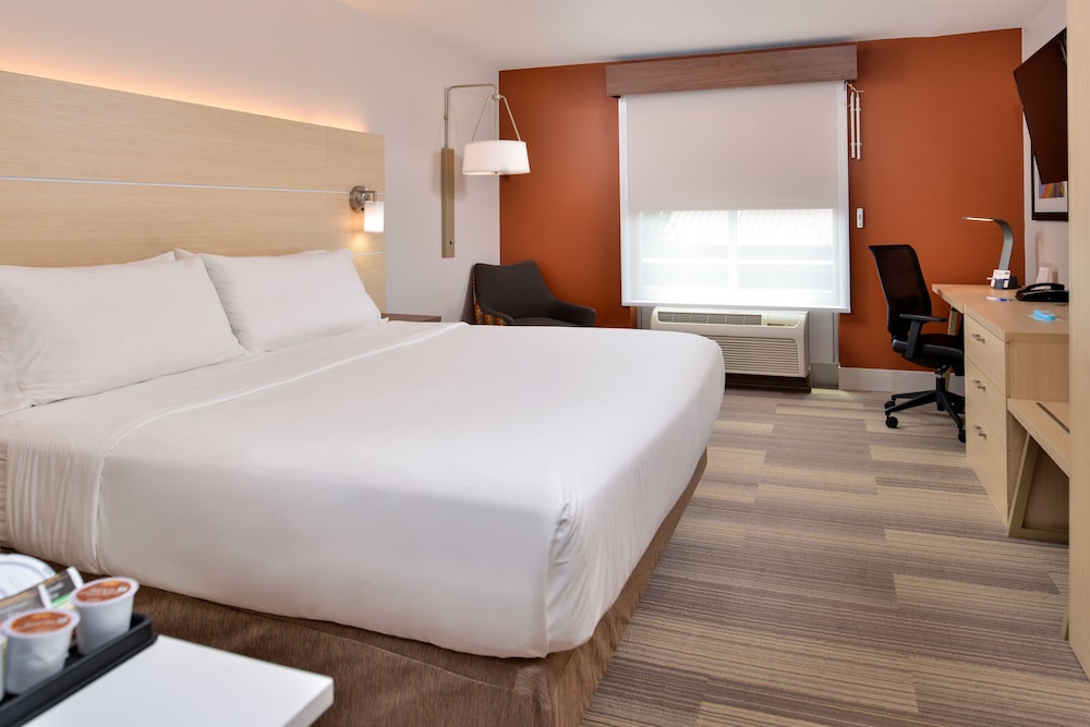 Holiday Inn Express & Suites Cincinnati Mason by IHG - photo 6