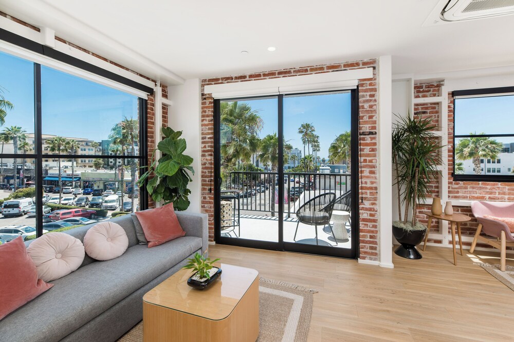 The Brick Hotel - photo 38