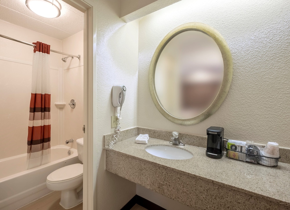Red Roof Inn Milford New Haven - photo 38