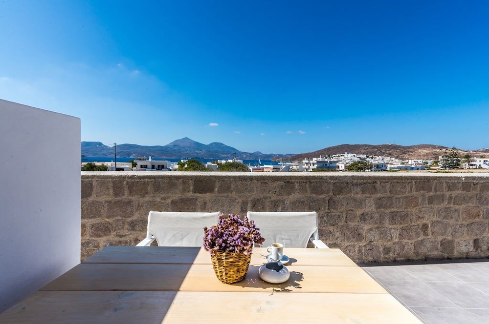 Ippocampos Studios in Adamas, Greece