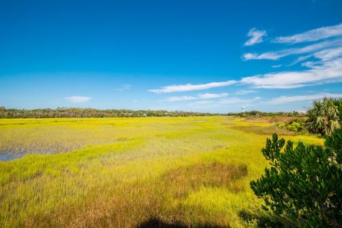 Coastal Living by Oak Island Accommodations - photo 26