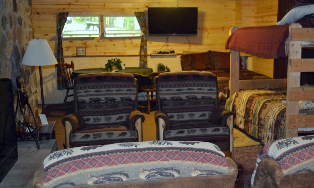 AJ's Lodge and Oven - photo 9