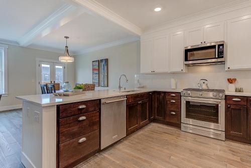 Above Market by Seabrook Hospitality in Huntington Beach, United States