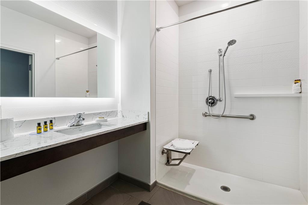 Best Western Plus New Richmond Inn & Suites - photo 19