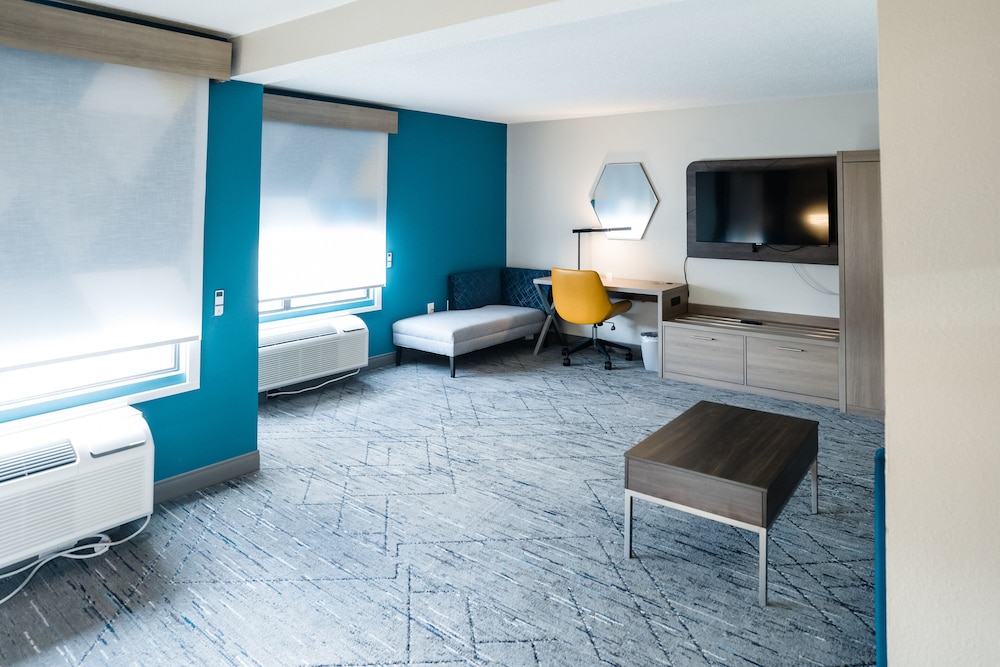 Holiday Inn Express & Suites Knoxville North I 75 Exit 112 by IHG - photo 13