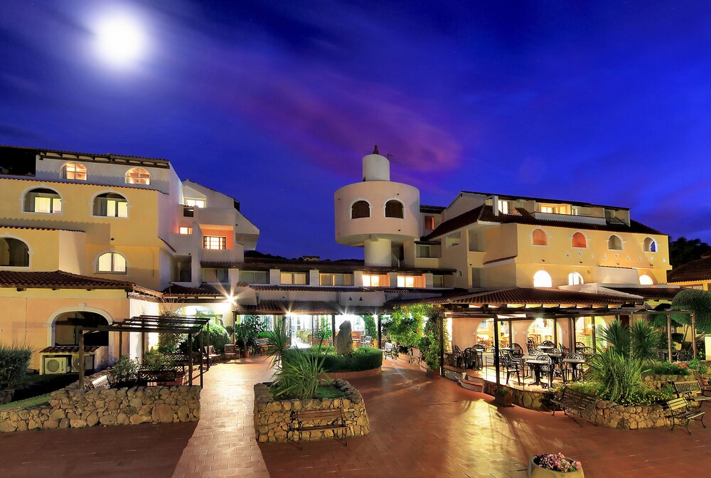 Colonna Beach Hotel Marinella — 4-Star Luxury Hotel in Golfo Aranci, Italy