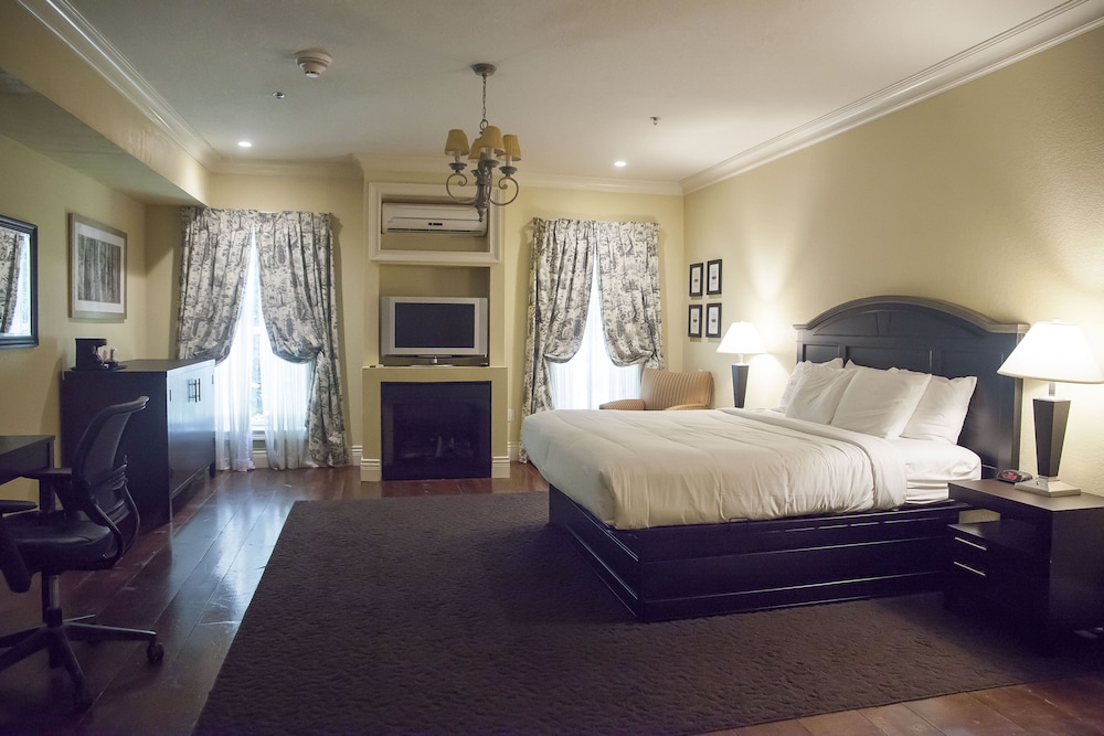 Niagara Crossing Hotel & Spa - photo 8