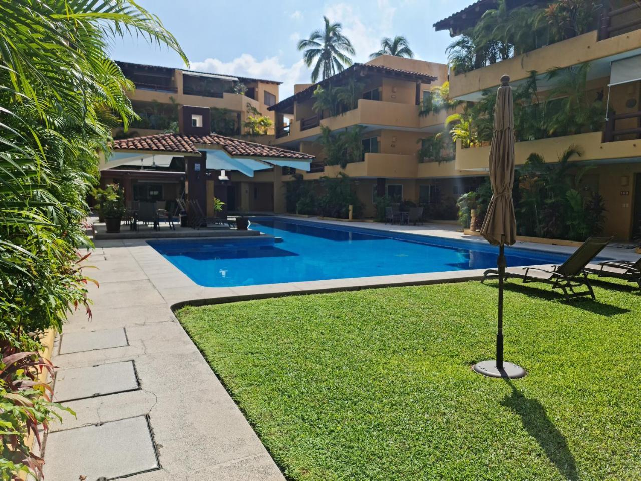 Los Mangos 2 bedroom 2 Bathroom appartment at walking distance from the beach — 4-Star Luxury Hotel in Ixtapa-Zihuatanejo, Mexico
