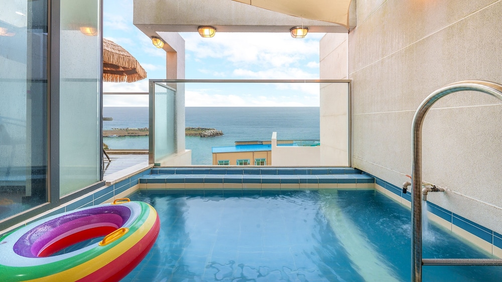 Gyeongju Ive Poolvilla Sa — 4-Star Luxury Hotel in Gyeongju, South Korea