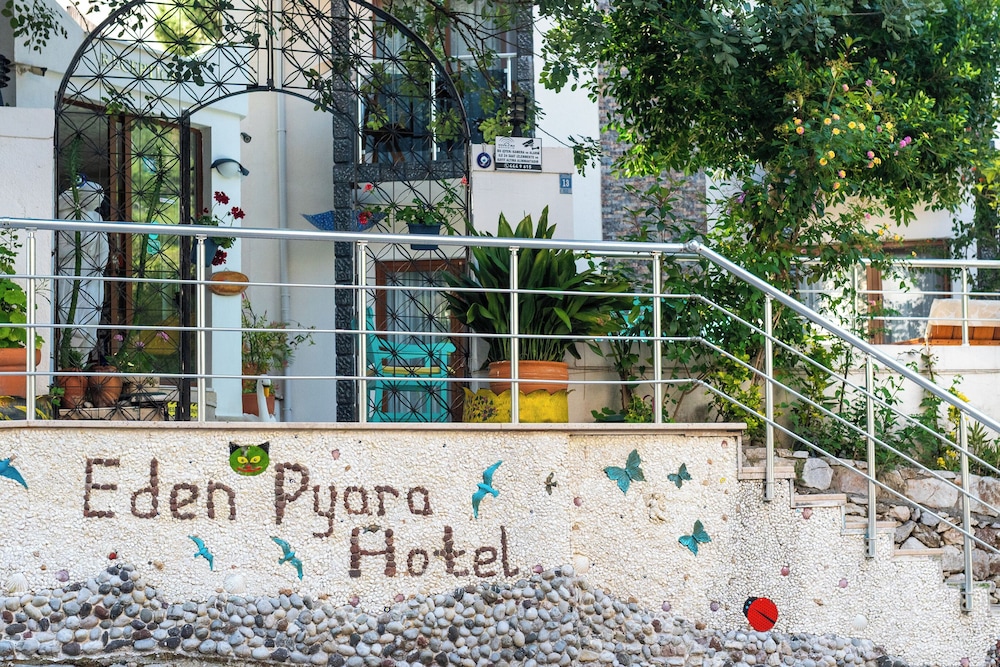 Eden Pyara Hotel Turunc pet-friendly hotel Marmaris