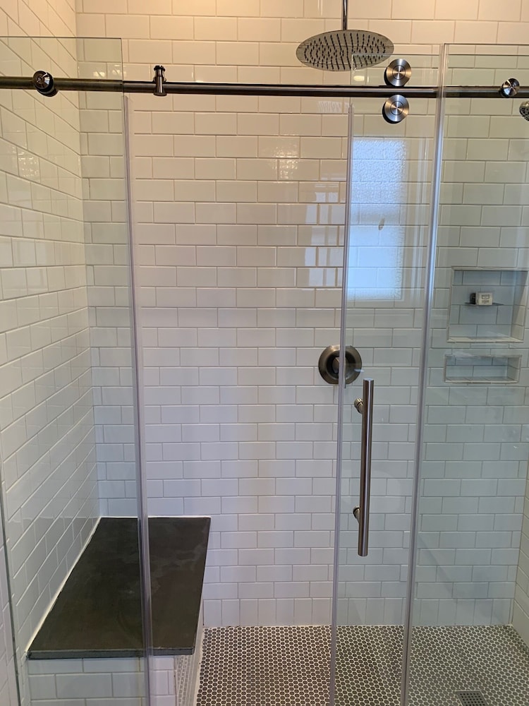 The Hygrade Inn - photo 25