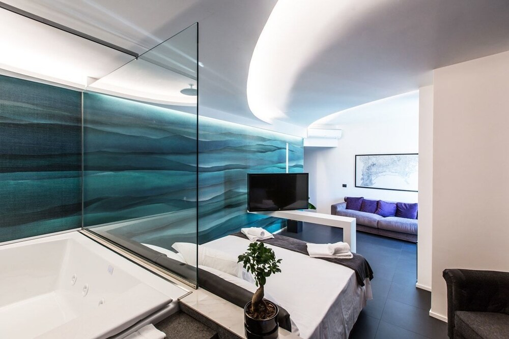The Boutique Napoli Suite — 4-Star Luxury Hotel in Naples, Italy