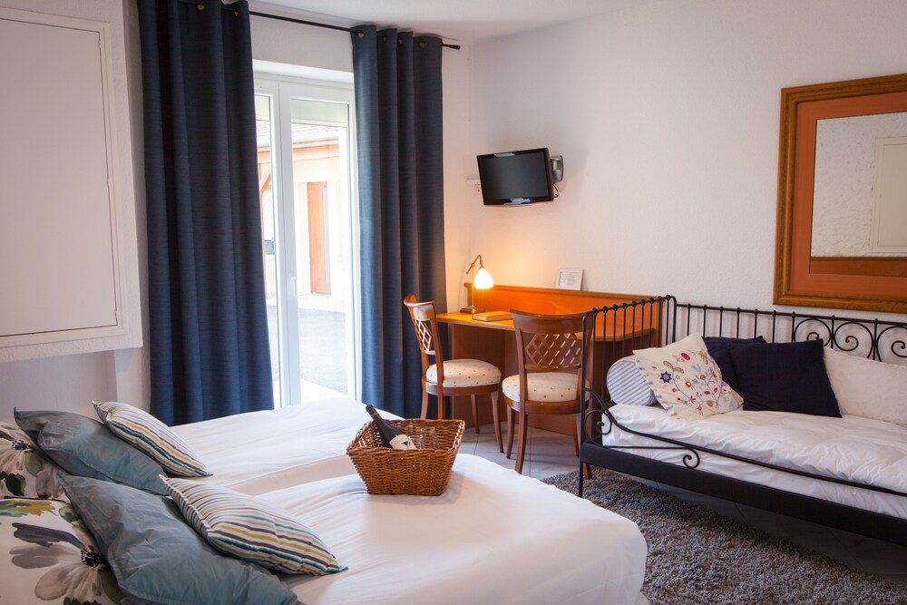 Hotel Restaurant Du Lac de Madine in Metz, France