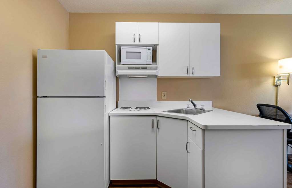 Extended Stay America Select Suites Chicago Hanover Park - photo 26
