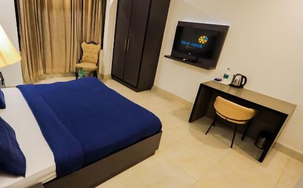 BlueNeck Sec 41 Millenium City Centre - last minute hotel in Gurgaon