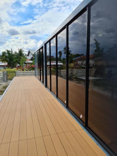 Ooni Hostel Moalboal — 5-Star Luxury Hotel in Moalboal, Philippines