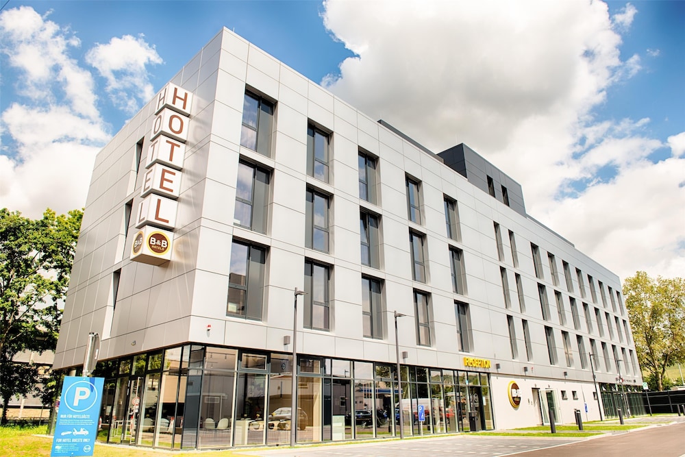 B&B Hotel Stuttgart Neckarhafen in Stuttgart, Germany