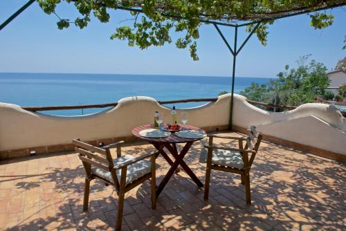 Casa Paradiso — 4-Star Luxury Hotel in Terracina, Italy