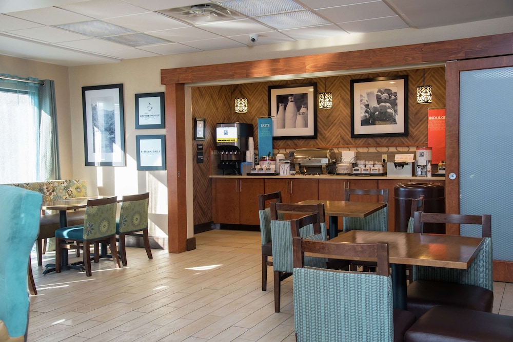 Hampton Inn Summersville - photo 2